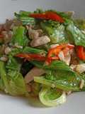 แขนงผัดไก่นุ่ม