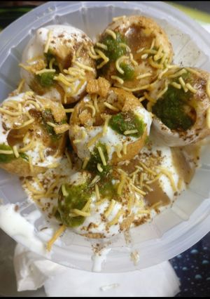 A picture of Dahi Puri Ki Chat.