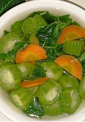 Foto resep Bening Bayam Oyong Wortel