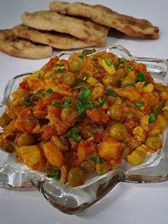 عکسی از دستور خوراک کلم و سیب زمینی هندی🥔🥦🌶