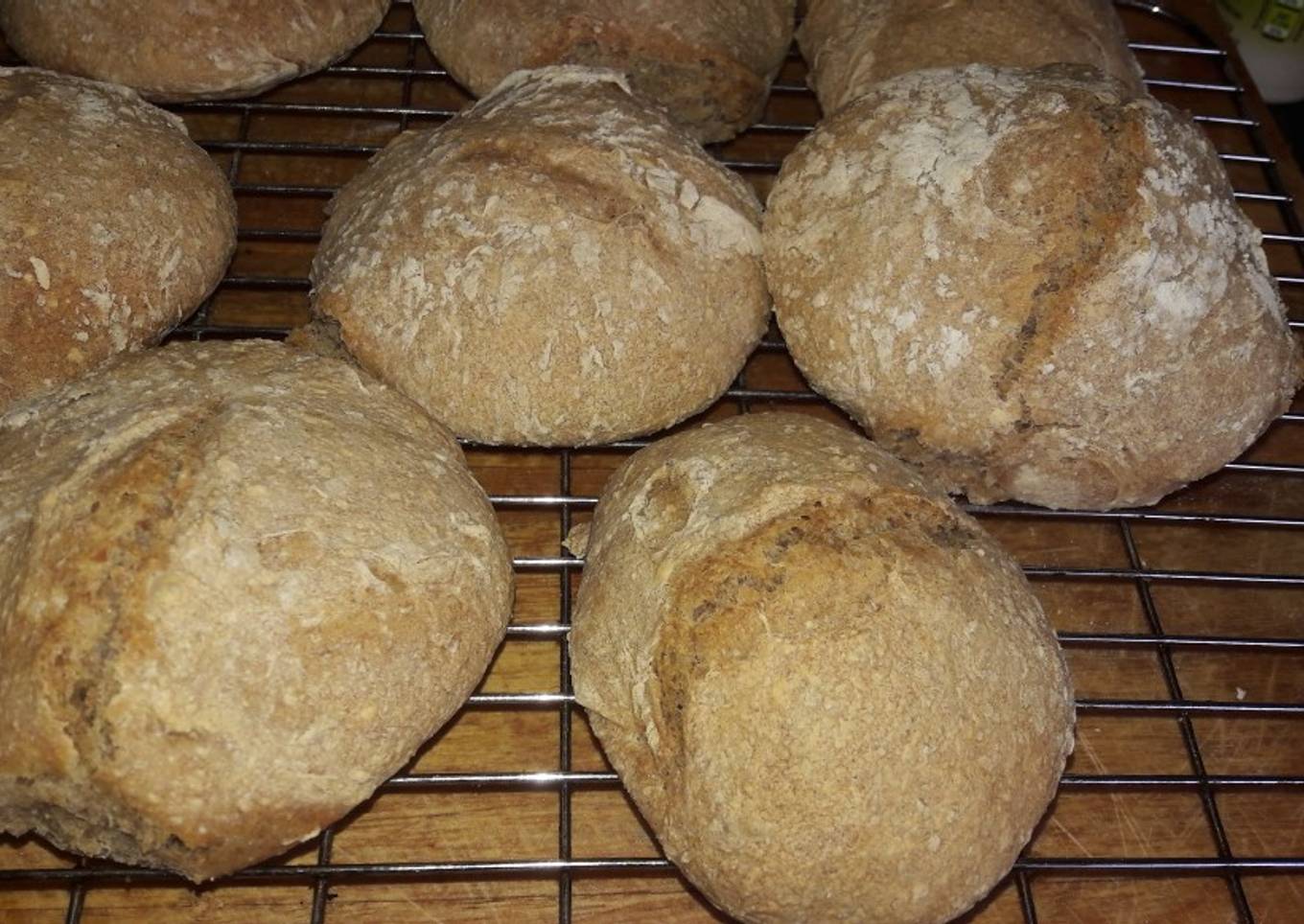 There is no light brown swirl on the knees