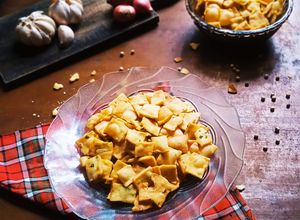 Foto resep Savory Fried Garlic Cookies Eggless🧄🍪