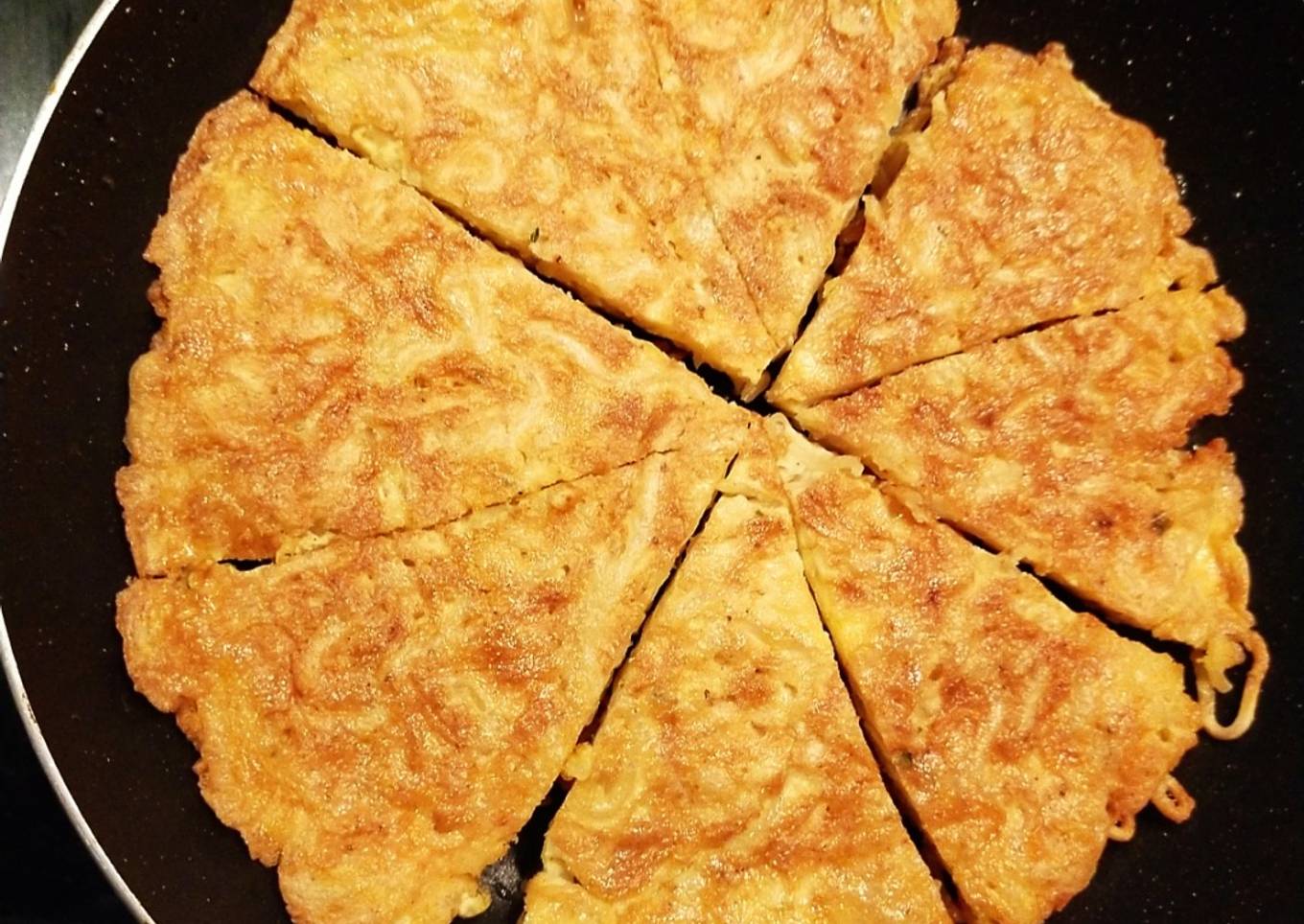 Pizza mie paling praktis gurih enak