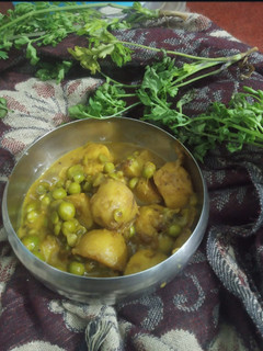 आलू मटर की सब्जी (aloo matar ki sabzi recipe in Hindi) रेसिपी मुख्य फोटो