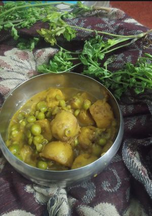 आलू मटर की सब्जी (aloo matar ki sabzi recipe in Hindi) रेसिपी मुख्य फोटो
