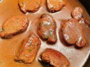 Una foto de caldos de carne