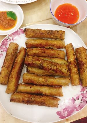 A picture of Vegetarian Vietnamese Spring Rolls (Bánh đa nem chay).