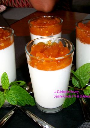 Une photo de PANNA COTTA à la CONFITURE de TOMATE ARBUSTE 974