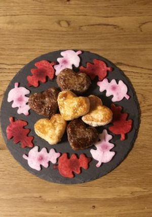 A picture of ★meat wrapped rice ball★.