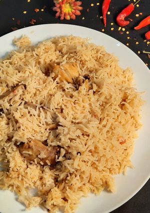 A picture of Chicken pulao.
