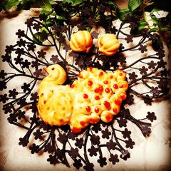 A picture of Peacock n flower bread 🦚🌹.
