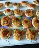 Huevos rellenos de atún y pimientos del piquillo