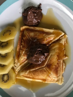 A picture of Nuttella pancake.