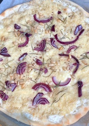 Une photo de Pizza blanche au comté