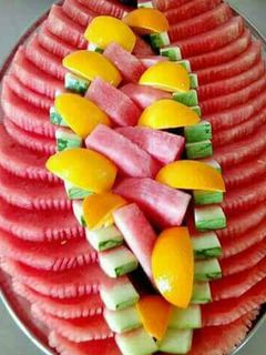 A picture of Fruit plater.