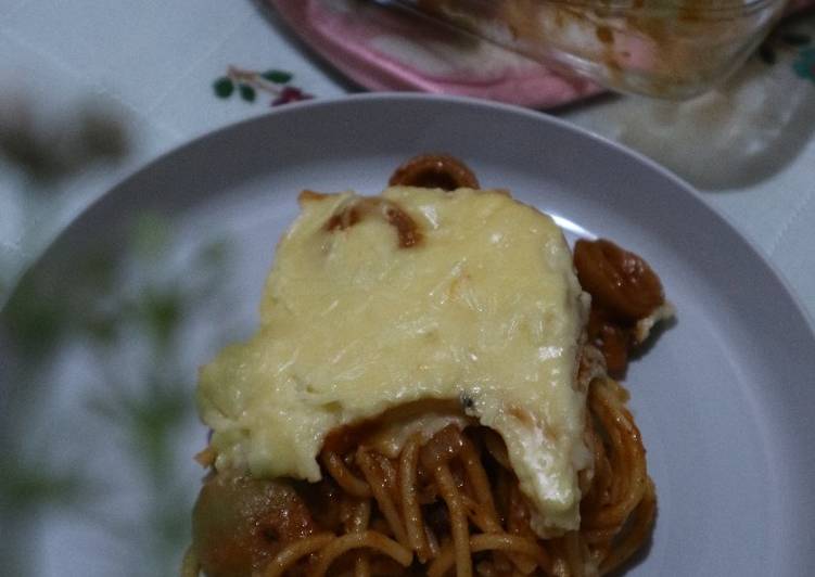 Cheesy Steamed Spaghetti Bolognese