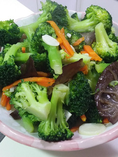 清炒花椰菜 的食譜成品照片