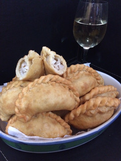Una foto de Empanadas machas con queso