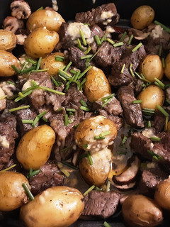 A picture of Air Fryer Garlic Butter Steak Bites.