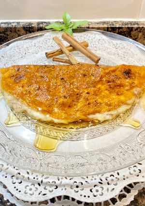 Una foto de Crepes de queso, plátano, canela y miel