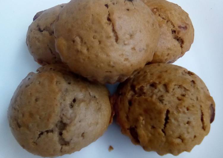 Whole wheat muffins with groundnuts