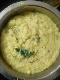 வெண் பொங்கல்(ven pongal recipe in tamil) செய்முறை முக்கிய புகைப்படம்