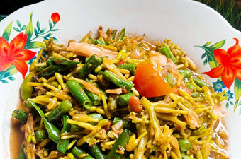 Bagaimana Menyiapkan Tumis Bunga Pepaya, Sempurna