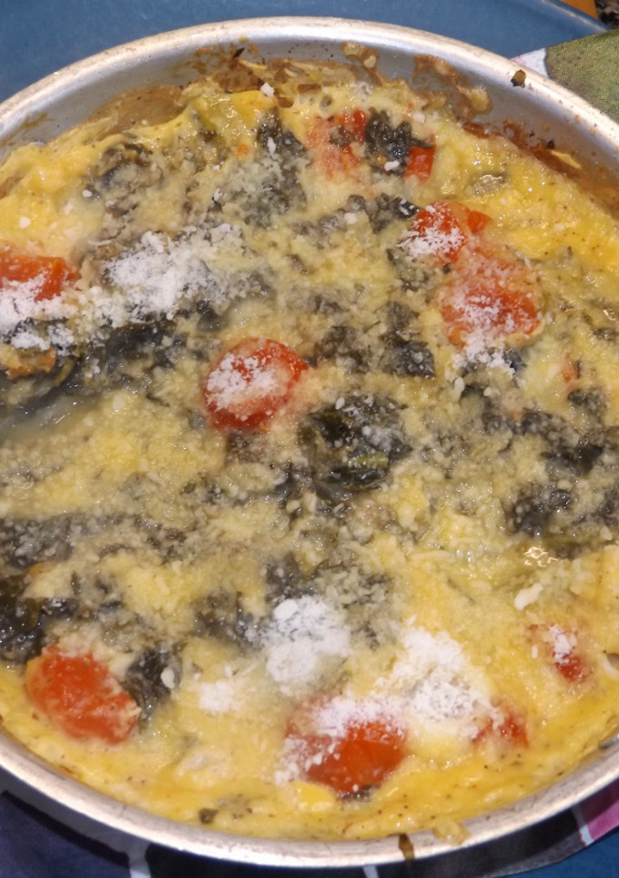 Una foto de Fritatta de grelos y tomatitos