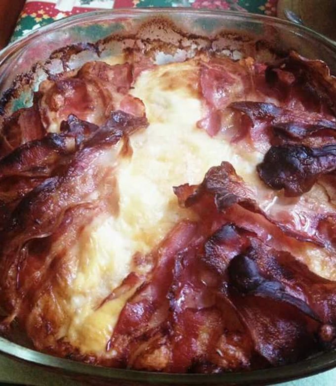 Csirkemell torta sajttal, sonkával, baconnal recept fotója