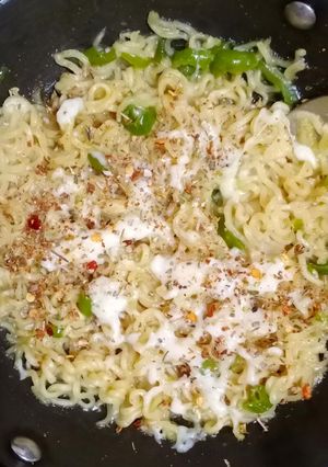 A picture of Veg cheeze maggi.