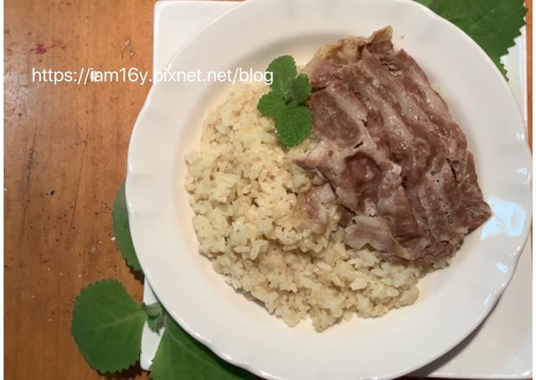 【電鍋炒飯】睡過頭之梅花豬肉片咖哩飯（便當）