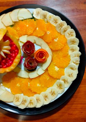 ફ્રુટ સલાડ (Fruit Salad Recipe in Gujarati) રેસીપી મુખ્ય ફોટો