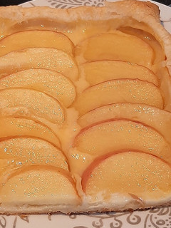 Una foto de Hojaldre de manzana con natilllas