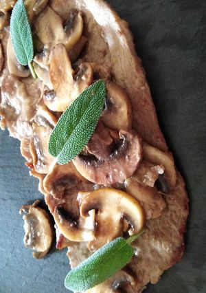 Foto di Scaloppine ai funghi
