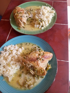 Una foto de Pollo en crema