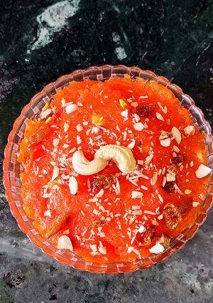 A picture of Papaya Halwa.