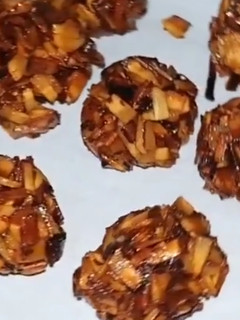 A picture of Coconut balls.