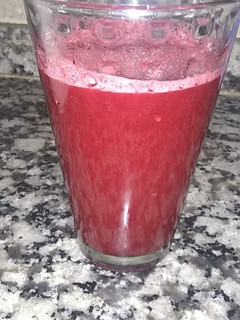 Una foto de Jugo salado de remolacha y limón