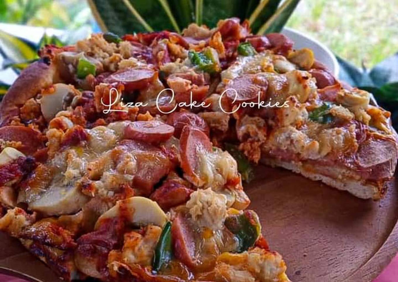 Pizza ayam dan jamur
