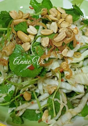 Hình của món Gỏi bắp cải rau má.