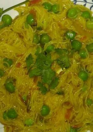 वेजीस सेवई उपमा (Veggies sevyi upma recipe in hindi) रेसिपी मुख्य फोटो