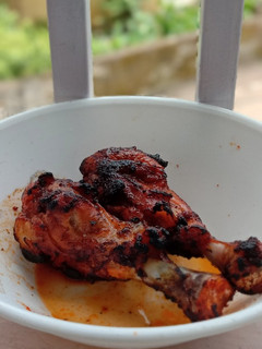 झटपट चिकन लेग तंदुरी (chicken leg tandoori recipe in marathi) रेसिपी चे मुख्य फोटो