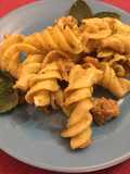 Fusilloni al pesto di zucchine con gamberetti