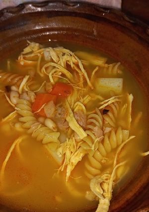 Una foto de Sopa de alubias con pollo