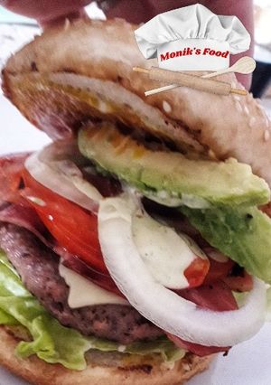 Foto principal de Hamburguesas al estilo Monik's Food