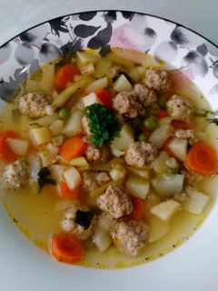 Zöldséges húsgombóc leves🍜 recept fotója