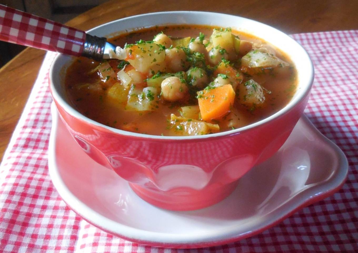 Soupe de légumes aux pois chiches