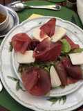 Bresaola con caprino
