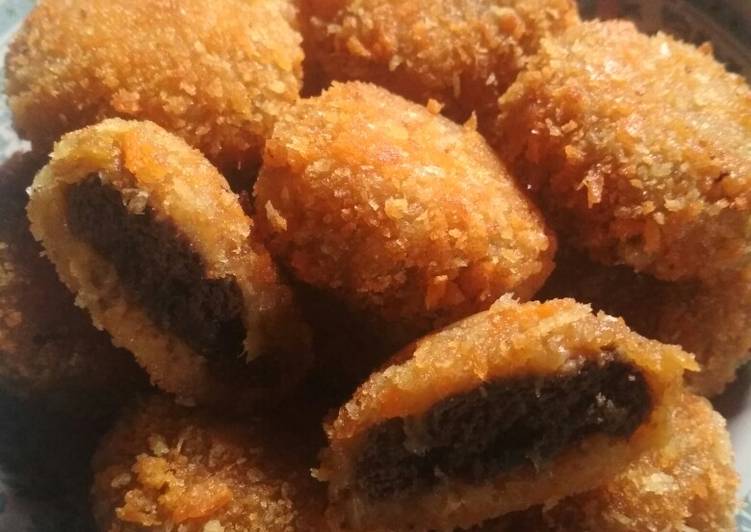 Bagaimana Menyiapkan Pisang oreo, Bikin Ngiler