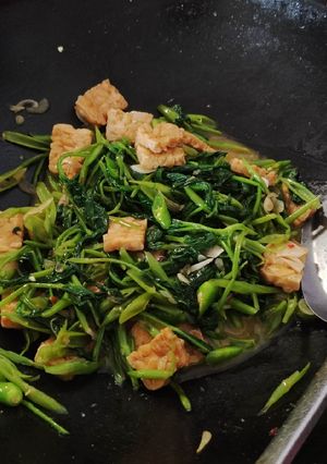 Foto resep Tumis Kangkung Terasi Tempe